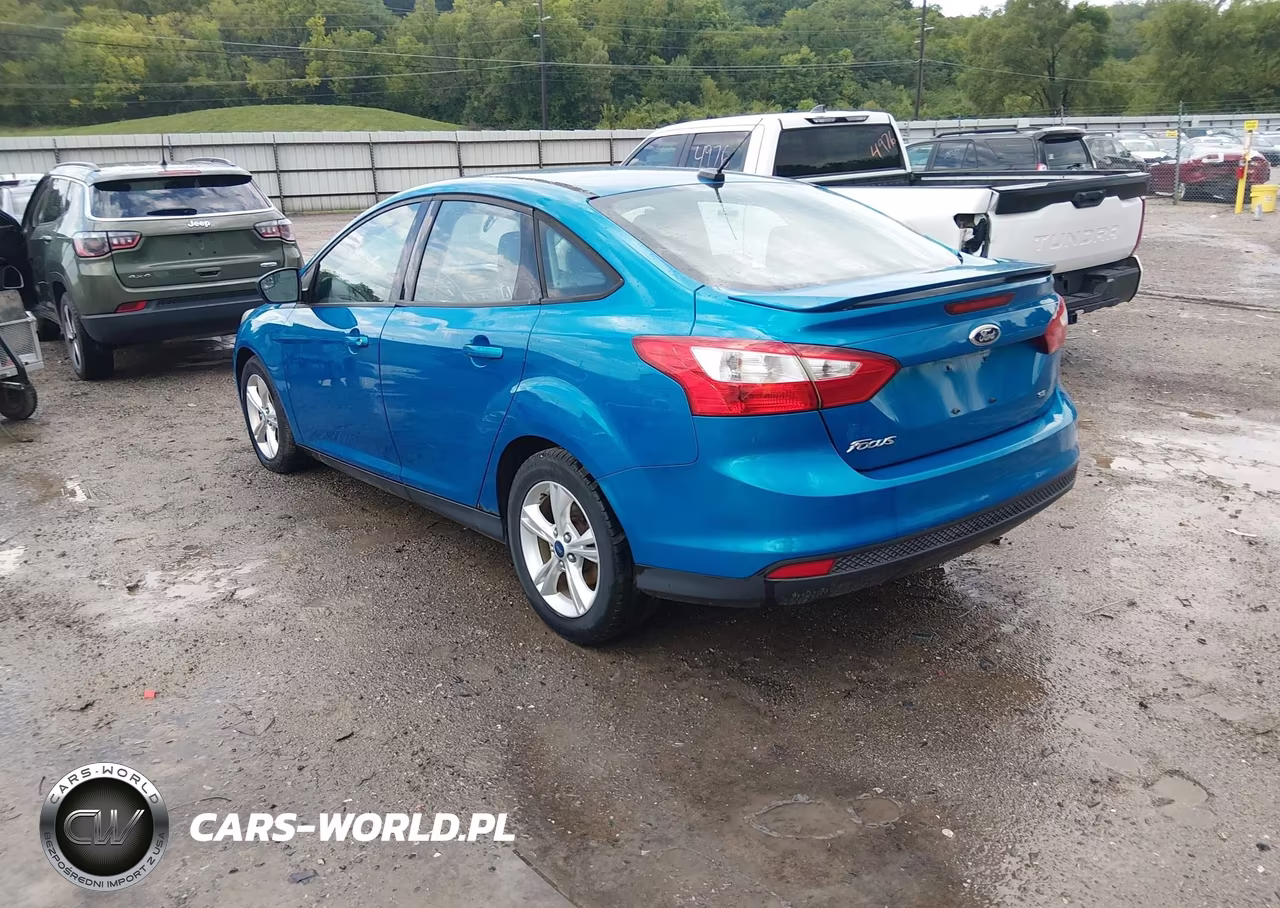 2012 Ford Focus Se VIN:1FAHP3F23CL226356 - 3