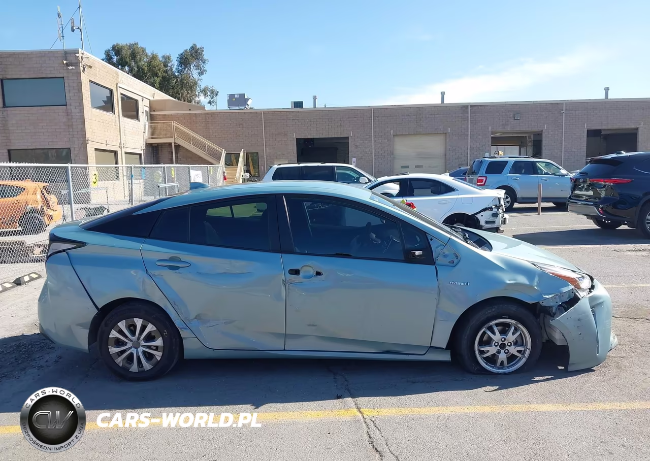 2020 Toyota Prius L Eco VIN:JTDKARFU1L3111664 - 13