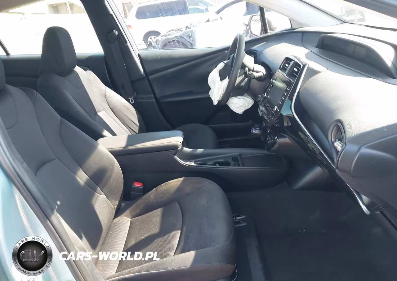 2020 Toyota Prius L Eco VIN:JTDKARFU1L3111664 - 5