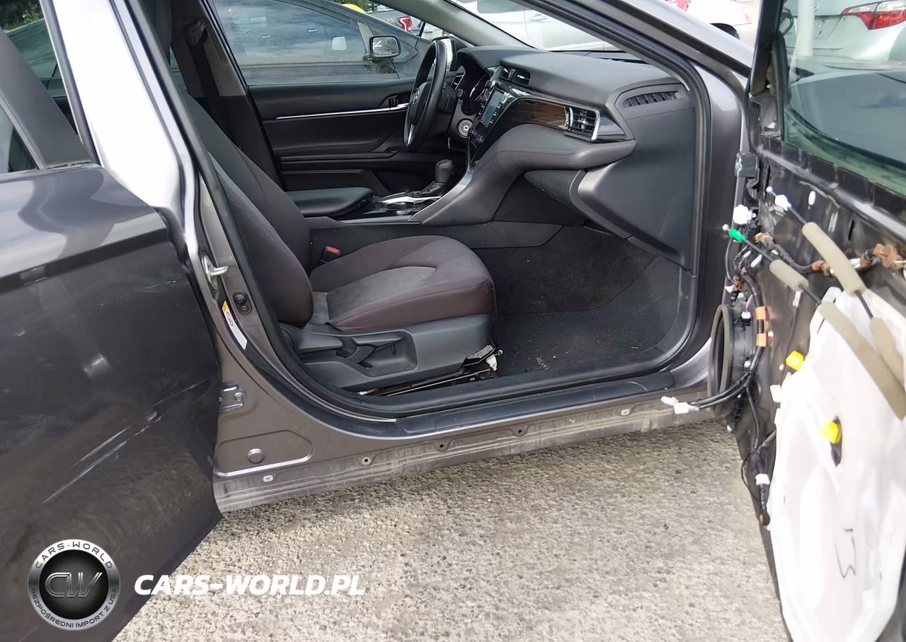 2019 Toyota Camry Le VIN:4T1B11HK0KU239377 - 5
