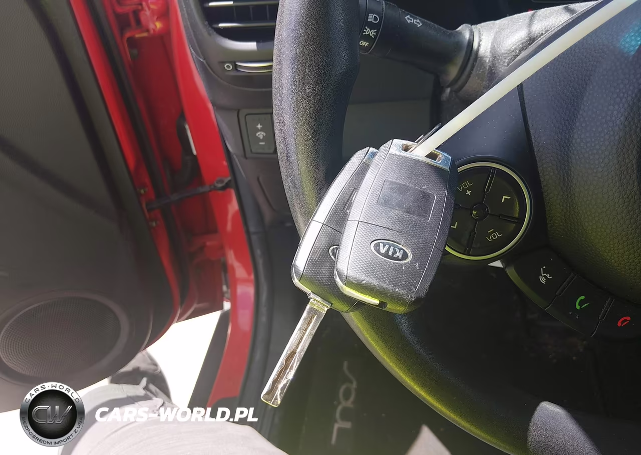 2015 Kia Soul + VIN:KNDJP3A52F7811889 - 11