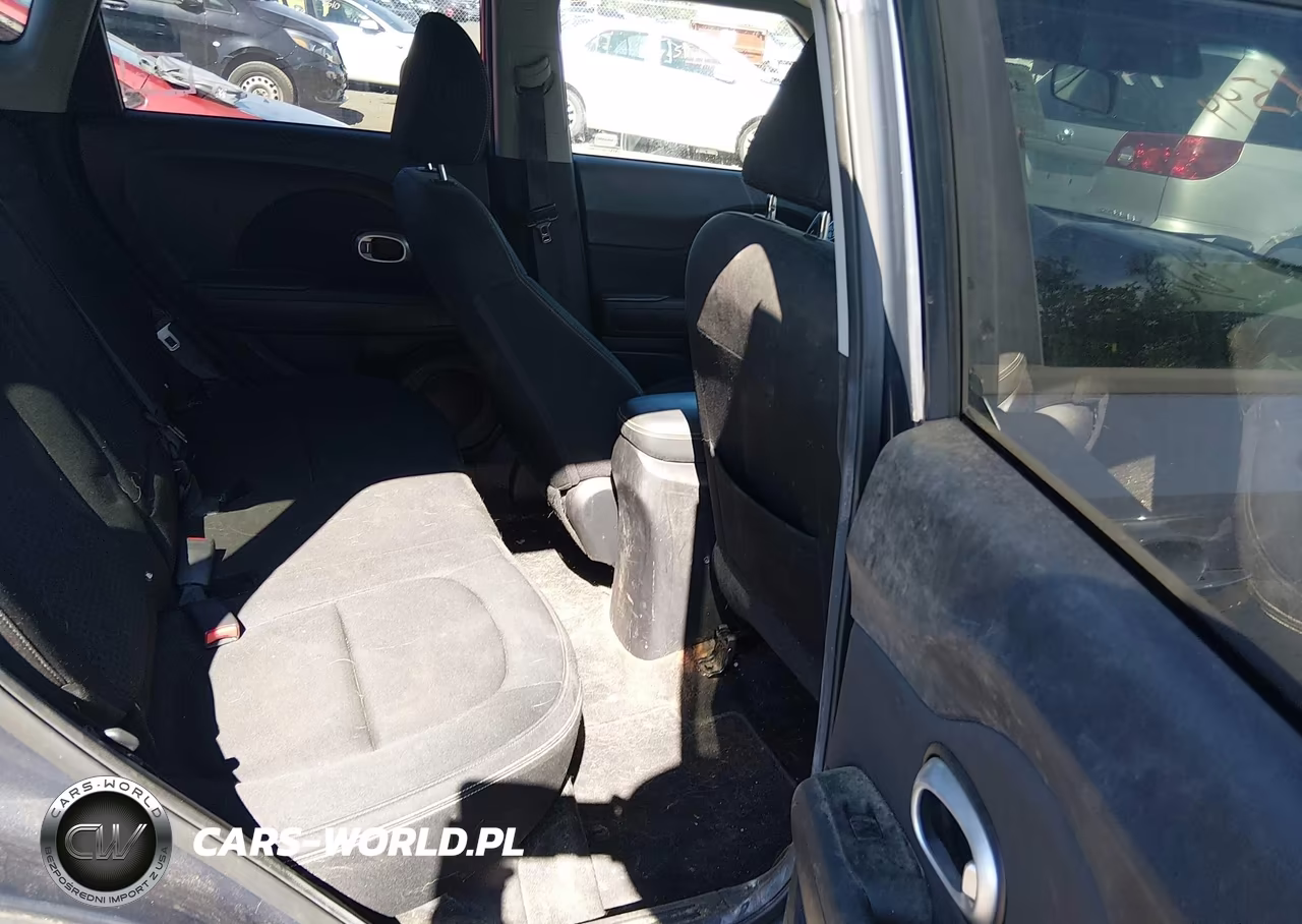 2015 Kia Soul + VIN:KNDJP3A56F7133163 - 8