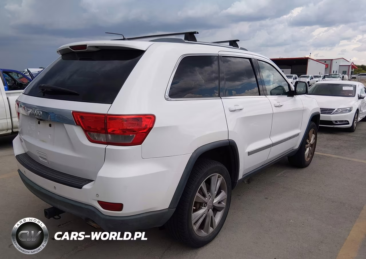 2013 Jeep Grand Cherokee Laredo VIN:1C4RJEAG3DC517097 - 4