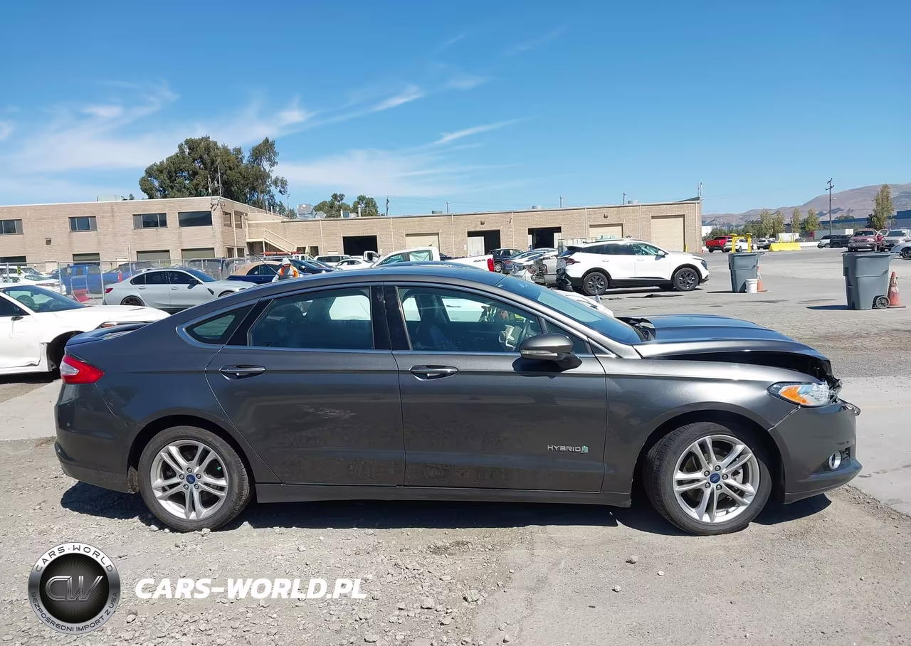 2016 Ford Fusion Hybrid Titanium VIN:3FA6P0RU6GR240374 - 13