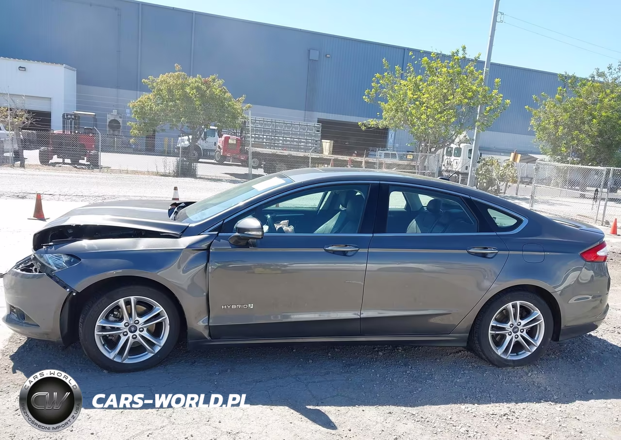 2016 Ford Fusion Hybrid Titanium VIN:3FA6P0RU6GR240374 - 14