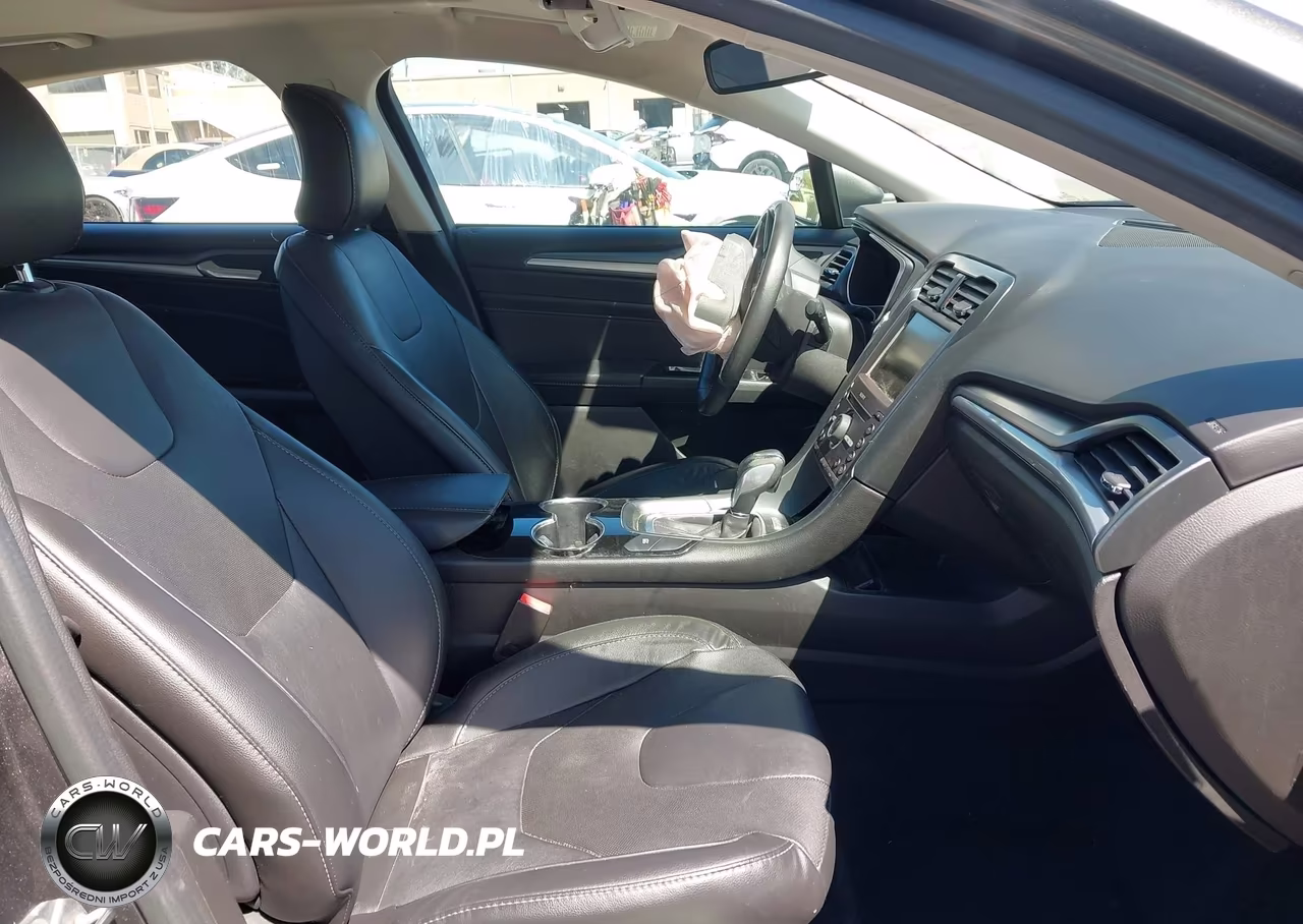 2016 Ford Fusion Hybrid Titanium VIN:3FA6P0RU6GR240374 - 5