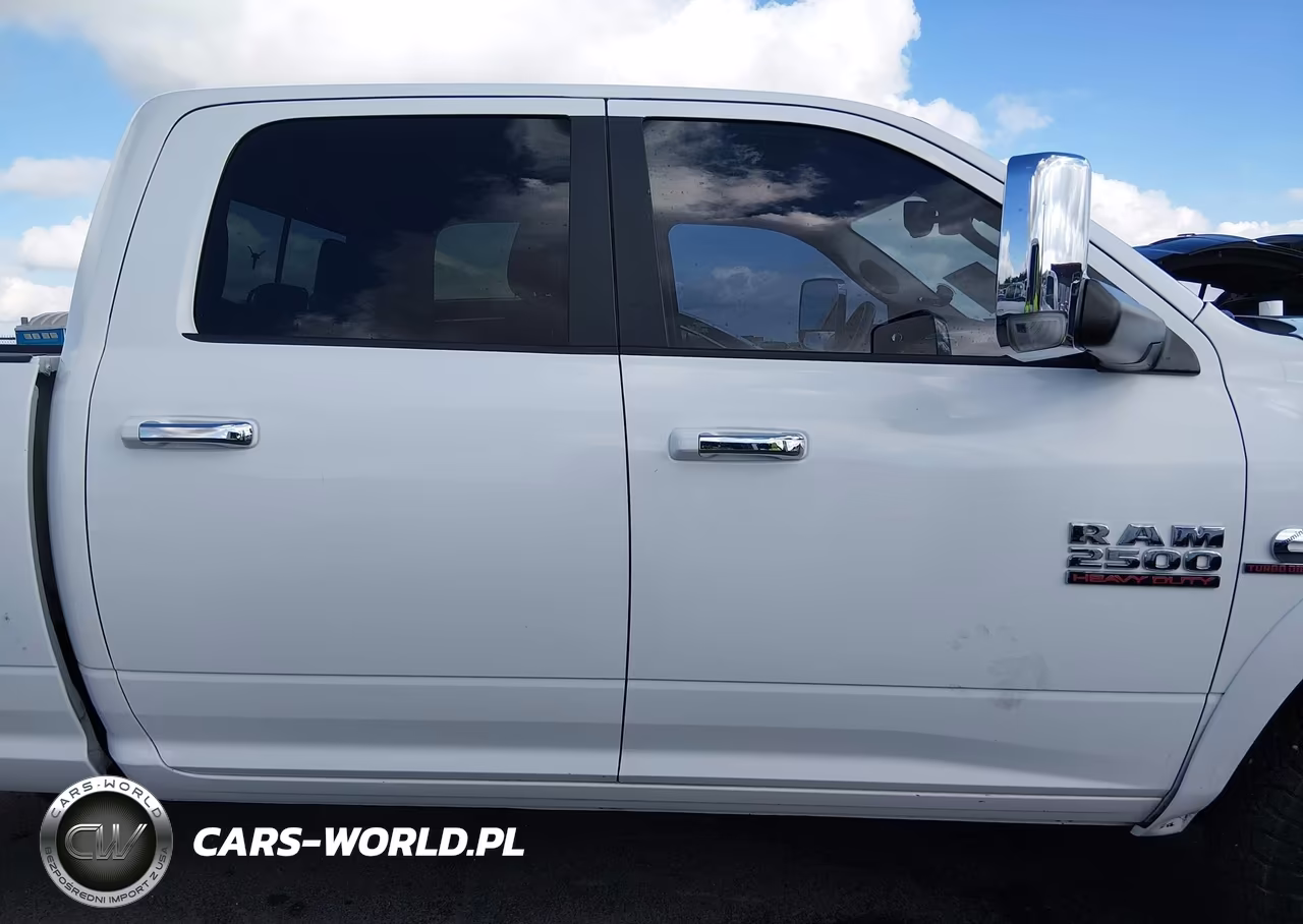 2017 Ram 2500 Laramie 4X4 6'4 Box VIN:3C6UR5FL5HG588319 - 13