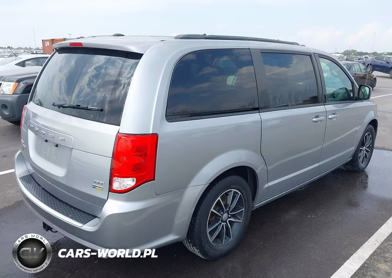 2018 Dodge Grand Caravan Gt VIN:2C4RDGEG2JR298147 - 4