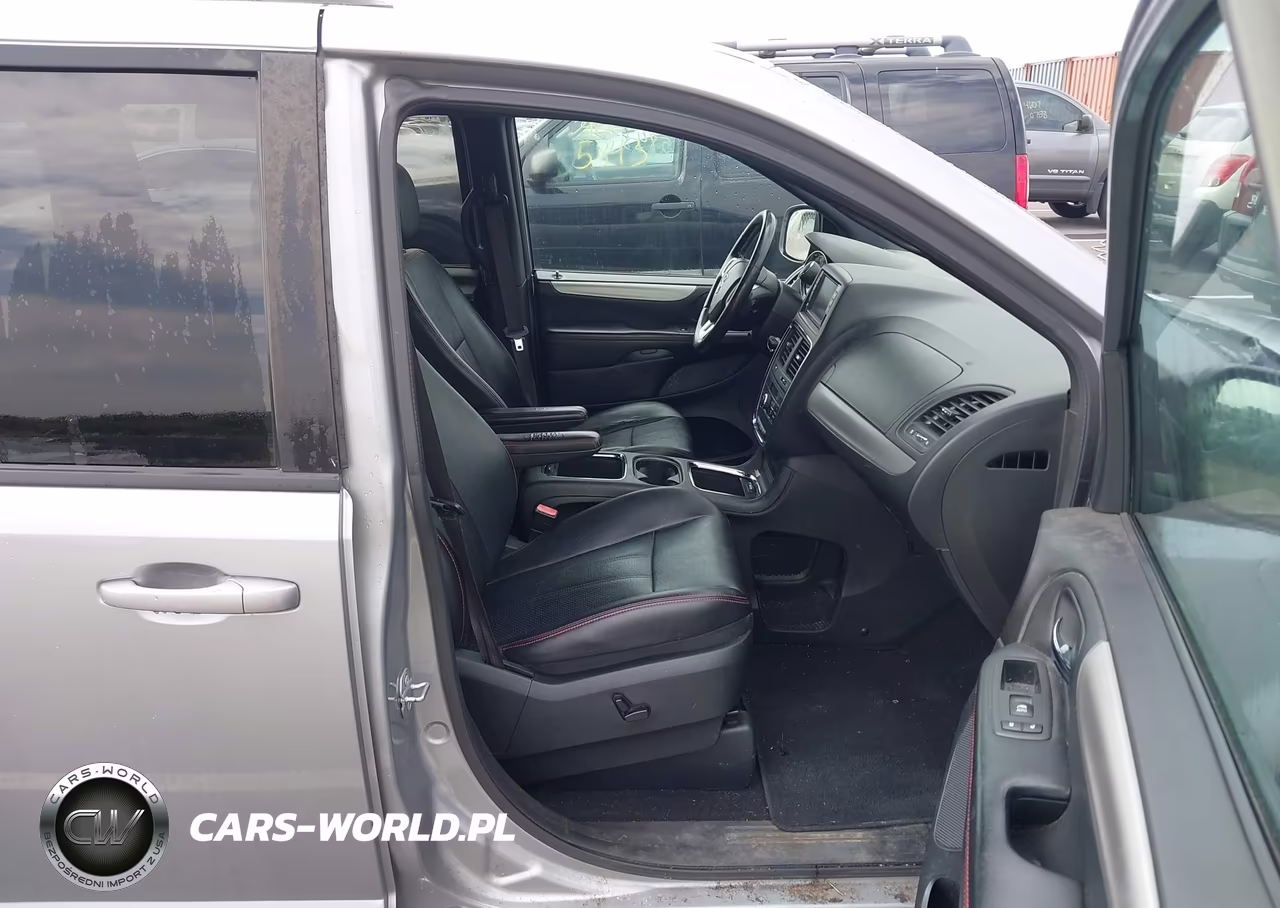 2018 Dodge Grand Caravan Gt VIN:2C4RDGEG2JR298147 - 5