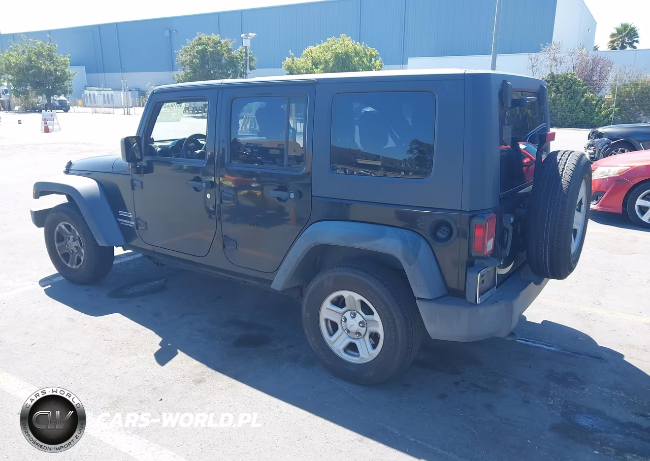 2010 Jeep Wrangler Unlimited Sport VIN:1J4BB3H12AL151918 - 3