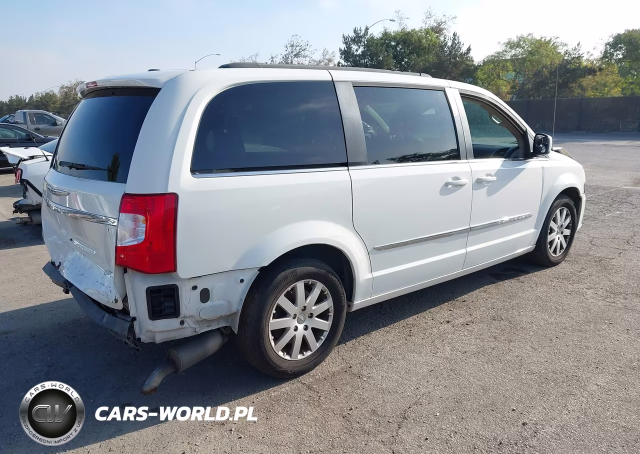 2013 Chrysler Town & Country Touring VIN:2C4RC1BG4DR674386 - 4