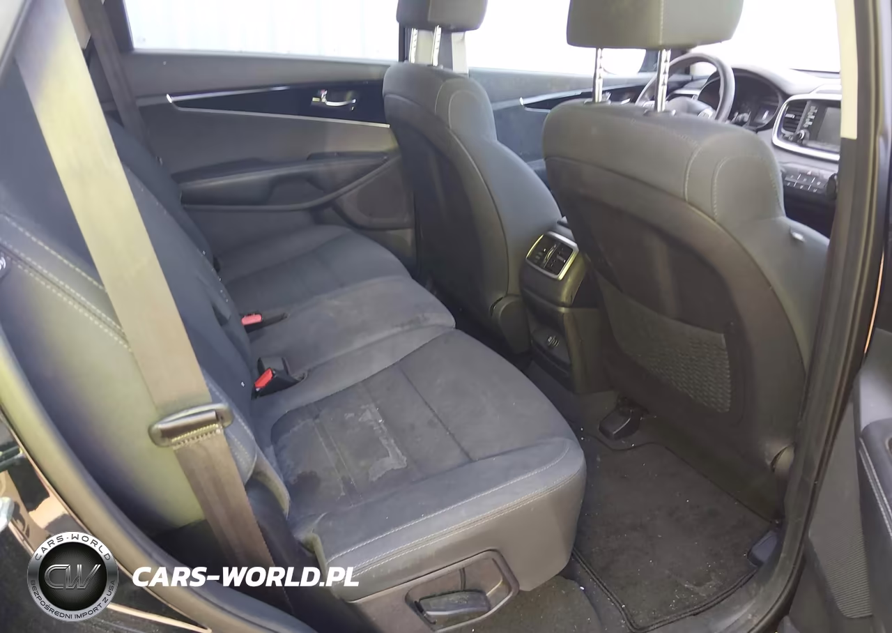 2019 Kia Sorento 2.4L L VIN:5XYPG4A38KG575664 - 8