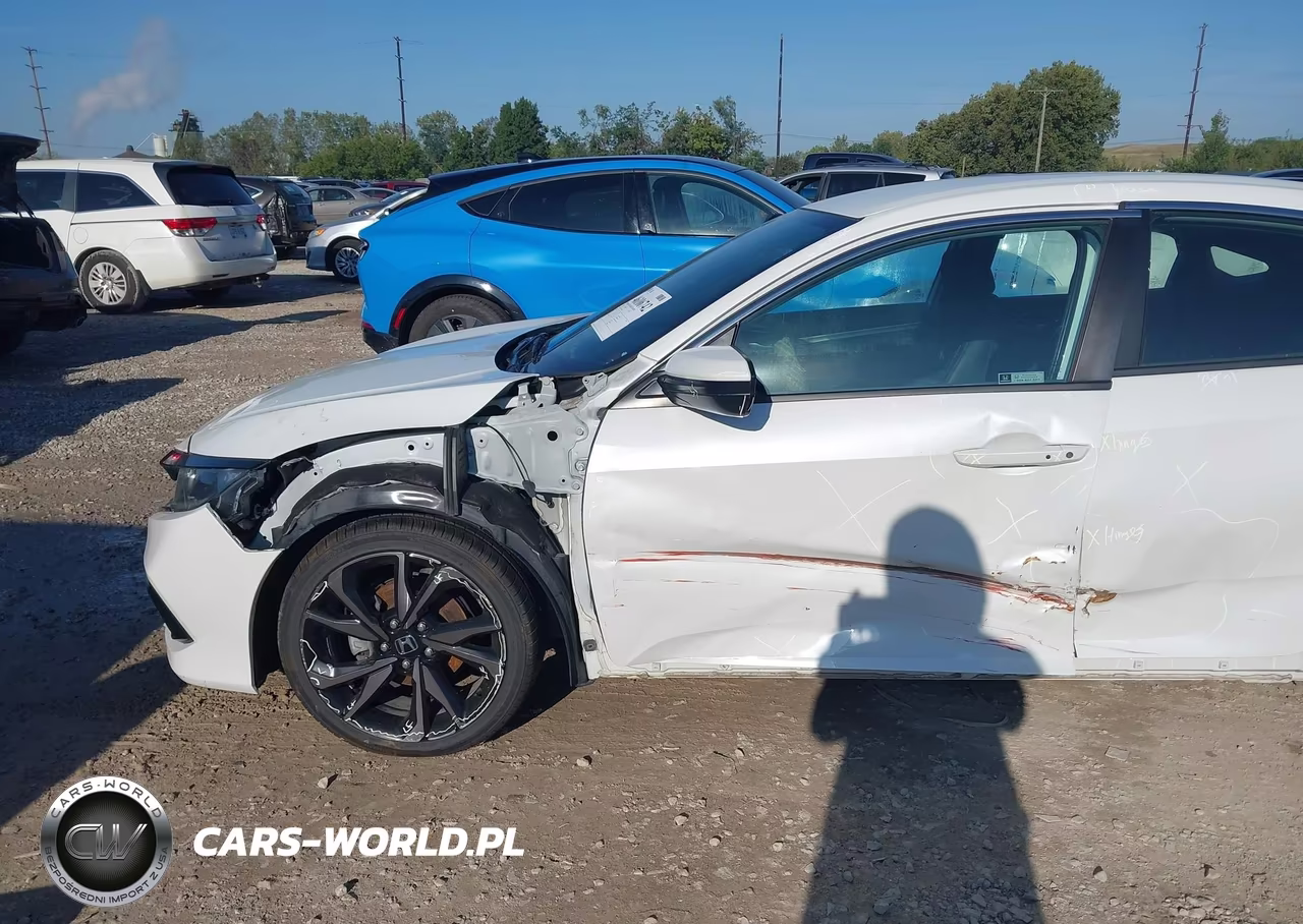 2020 Honda Civic Sport VIN:19XFC2F82LE030946 - 18