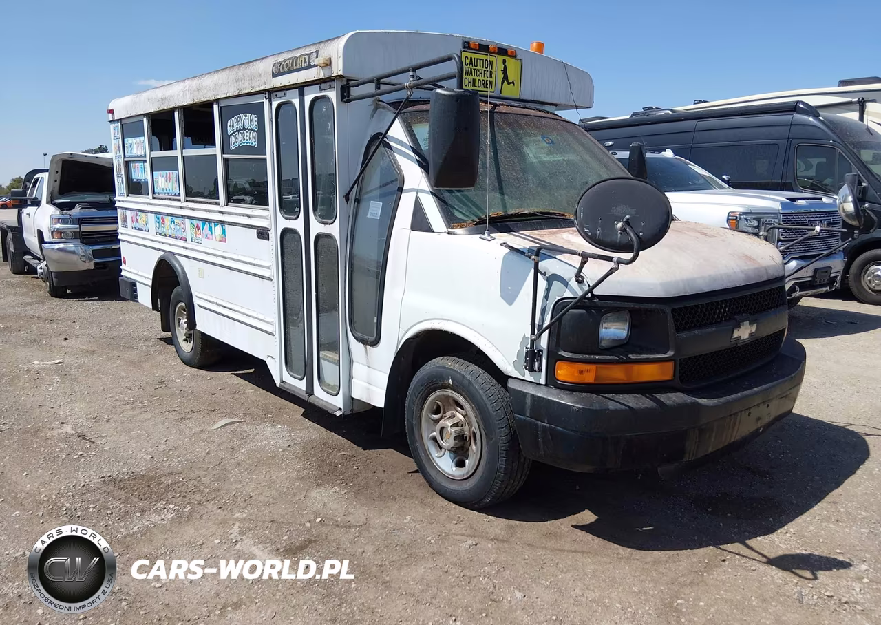2004 Chevrolet Express Cutaway
