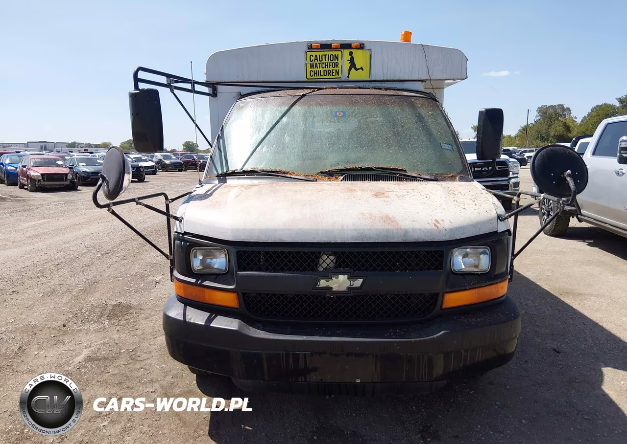 2004 Chevrolet Express Cutaway VIN:1GBHG31V741193567 - 12