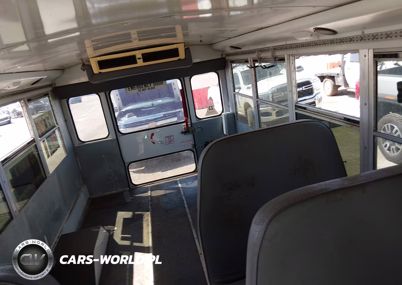 2004 Chevrolet Express Cutaway VIN:1GBHG31V741193567 - 6