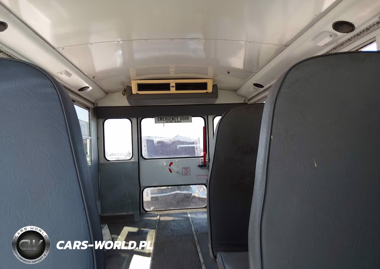 2004 Chevrolet Express Cutaway VIN:1GBHG31V741193567 - 7