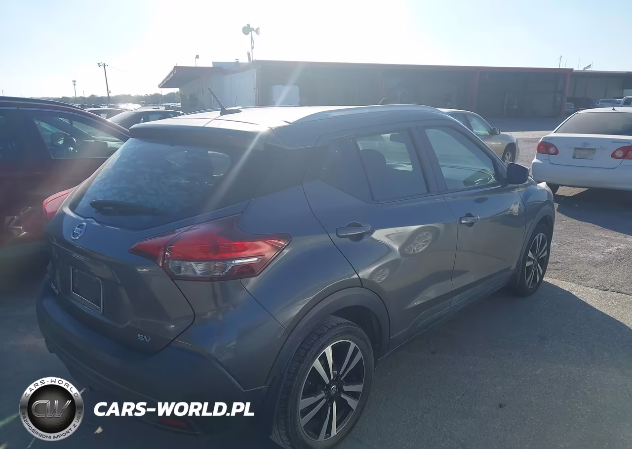 2019 Nissan Kicks Sv VIN:3N1CP5CU5KL567026 - 4