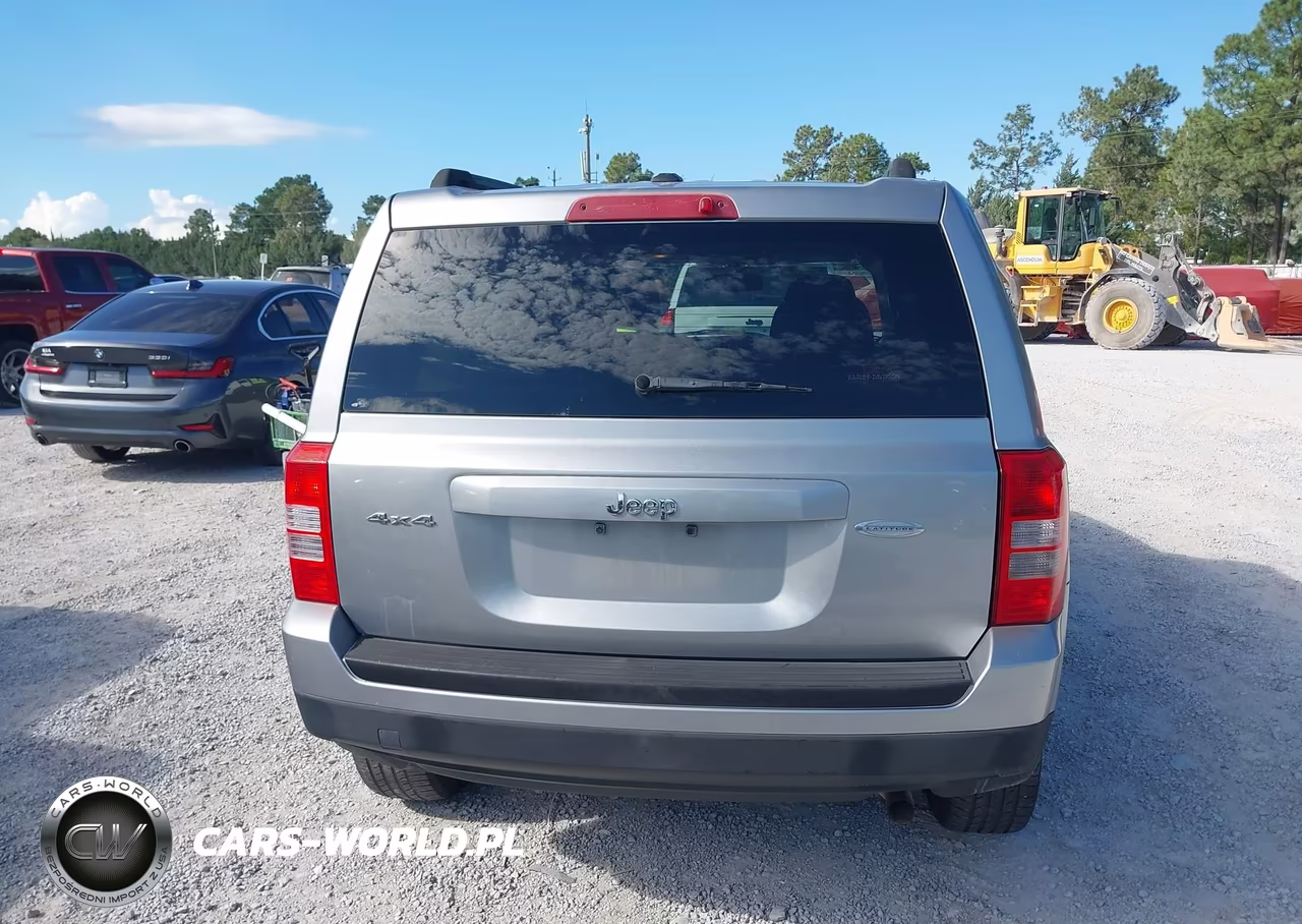 2016 Jeep Patriot Latitude VIN:1C4NJRFB1GD782182 - 16