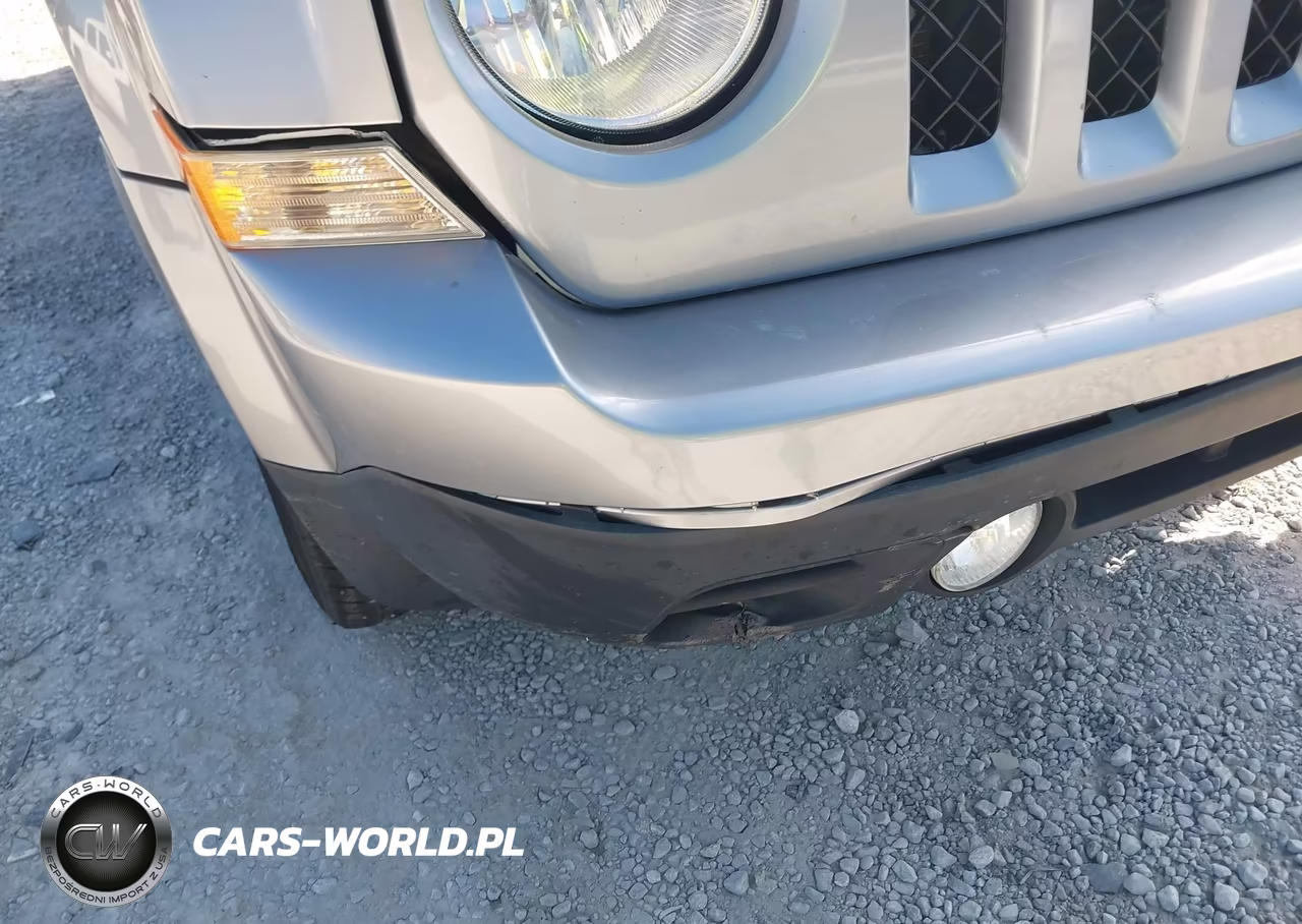 2016 Jeep Patriot Latitude VIN:1C4NJRFB1GD782182 - 18