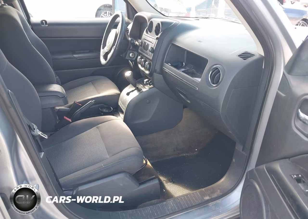 2016 Jeep Patriot Latitude VIN:1C4NJRFB1GD782182 - 5