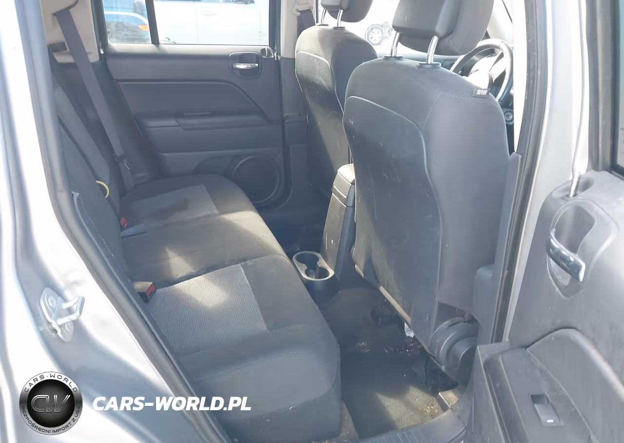 2016 Jeep Patriot Latitude VIN:1C4NJRFB1GD782182 - 8