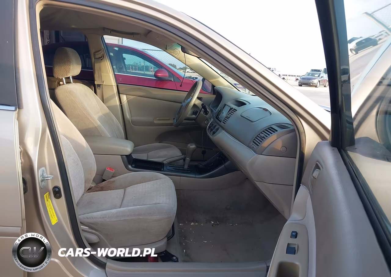 2003 Toyota Camry Le VIN:4T1BE30KX3U161588 - 5