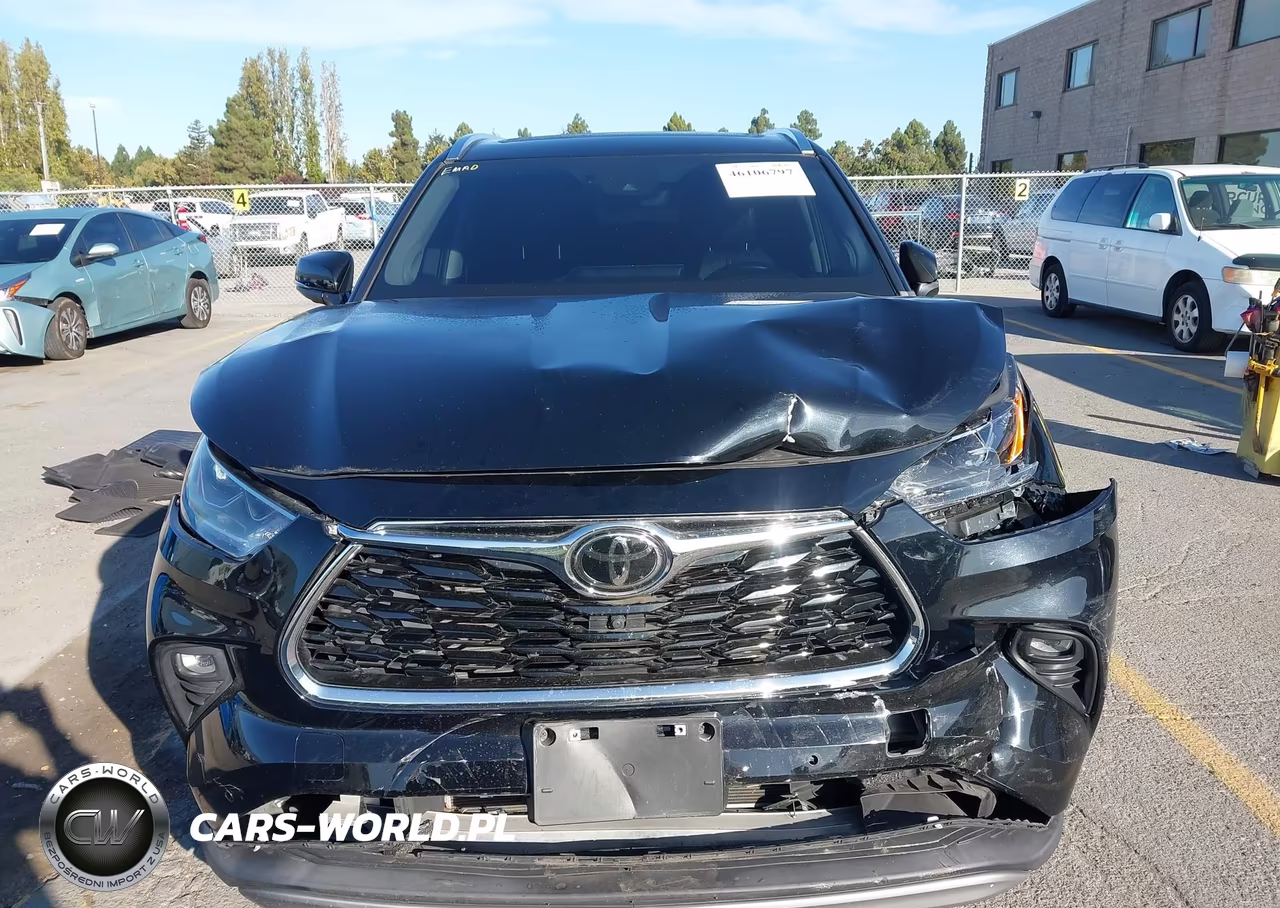2022 Toyota Highlander Platinum VIN:5TDFZRBH9NS171163 - 12