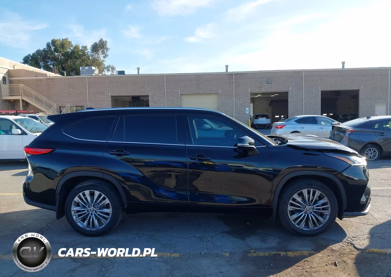 2022 Toyota Highlander Platinum VIN:5TDFZRBH9NS171163 - 13