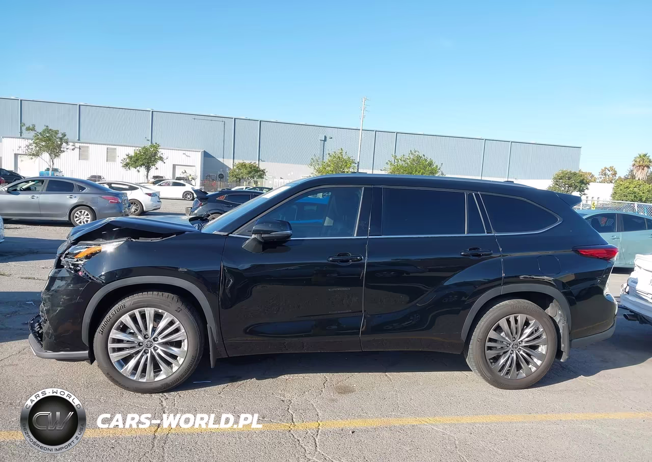 2022 Toyota Highlander Platinum VIN:5TDFZRBH9NS171163 - 14