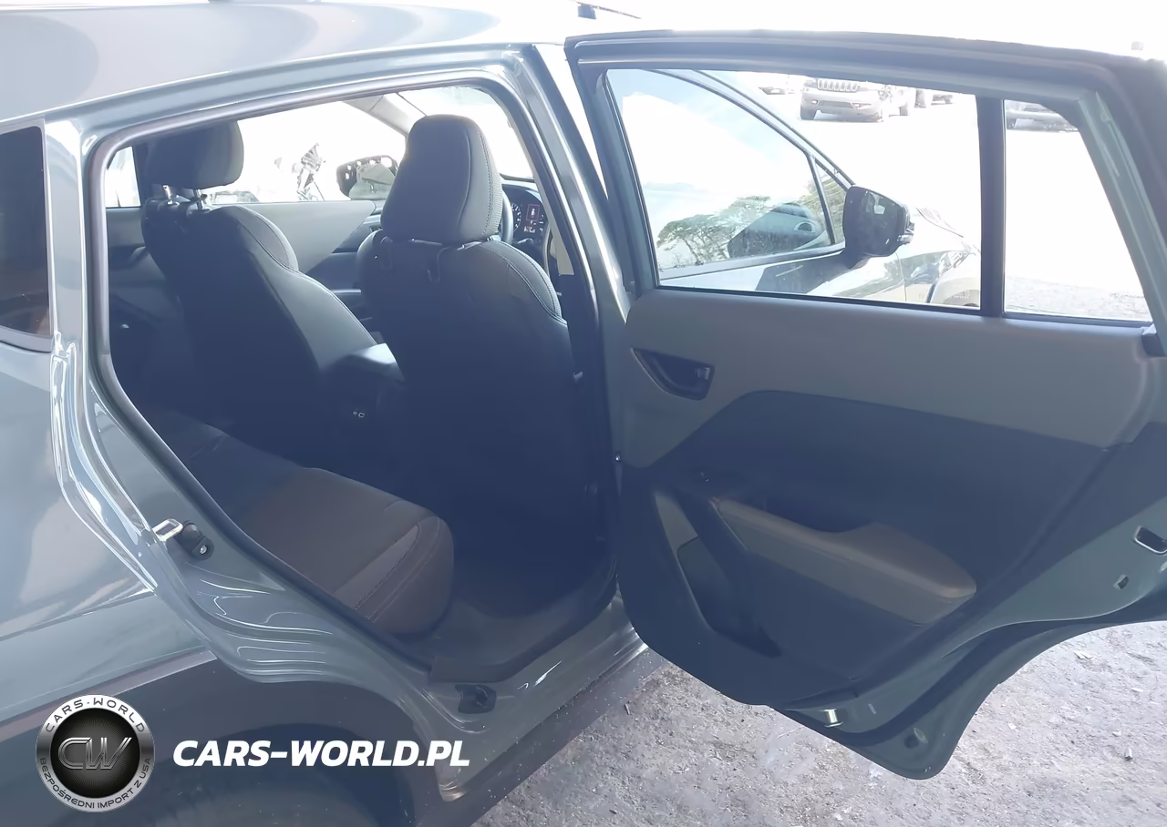 2024 Subaru Crosstrek Premium VIN:JF2GUADC1R8375991 - 8