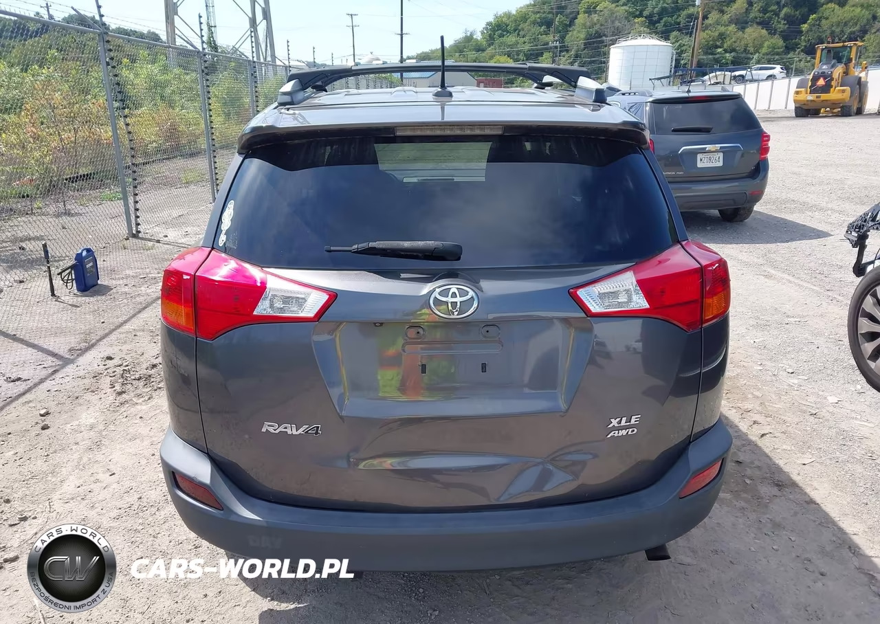 2015 Toyota Rav4 Xle VIN:2T3RFREV3FW258189 - 16