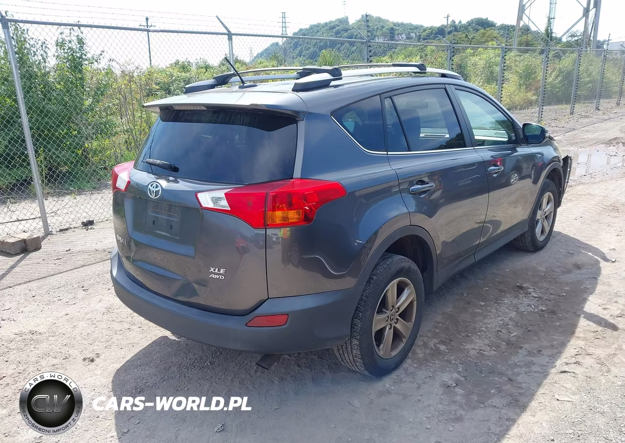 2015 Toyota Rav4 Xle VIN:2T3RFREV3FW258189 - 4