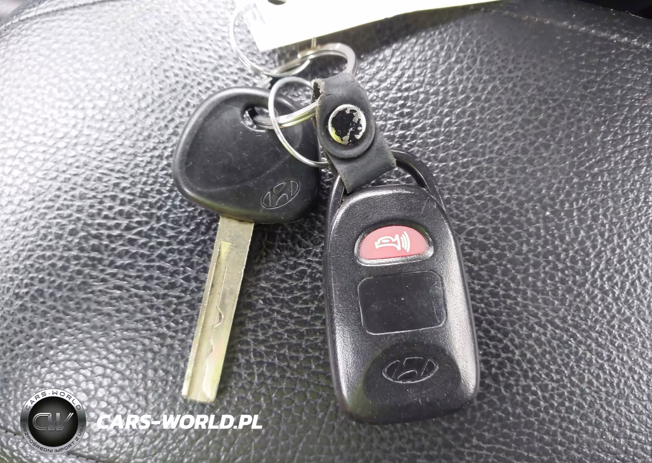 2015 Hyundai Veloster VIN:KMHTC6AD1FU225131 - 11