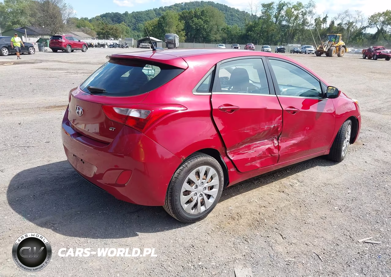 2017 Hyundai Elantra Gt VIN:KMHD35LH9HU349956 - 4