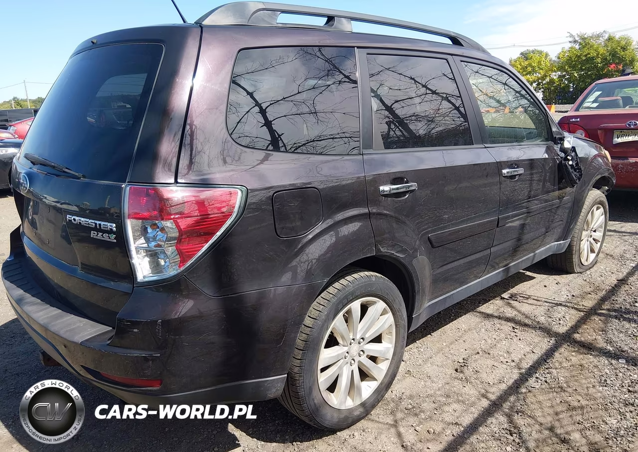 2013 Subaru Forester 2.5X Premium VIN:JF2SHADC2DH446400 - 4
