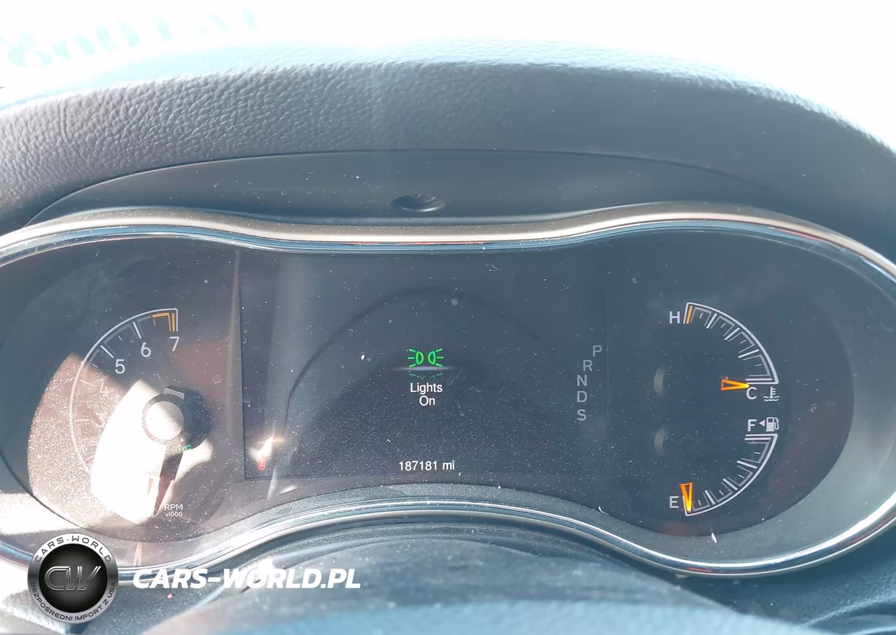 2014 Jeep Grand Cherokee Laredo VIN:1C4RJEAG7EC243405 - 7