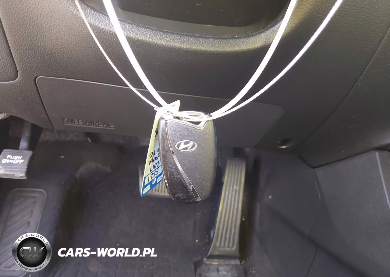 2017 Hyundai Santa Fe Sport 2.4L VIN:5NMZUDLB8HH030553 - 11