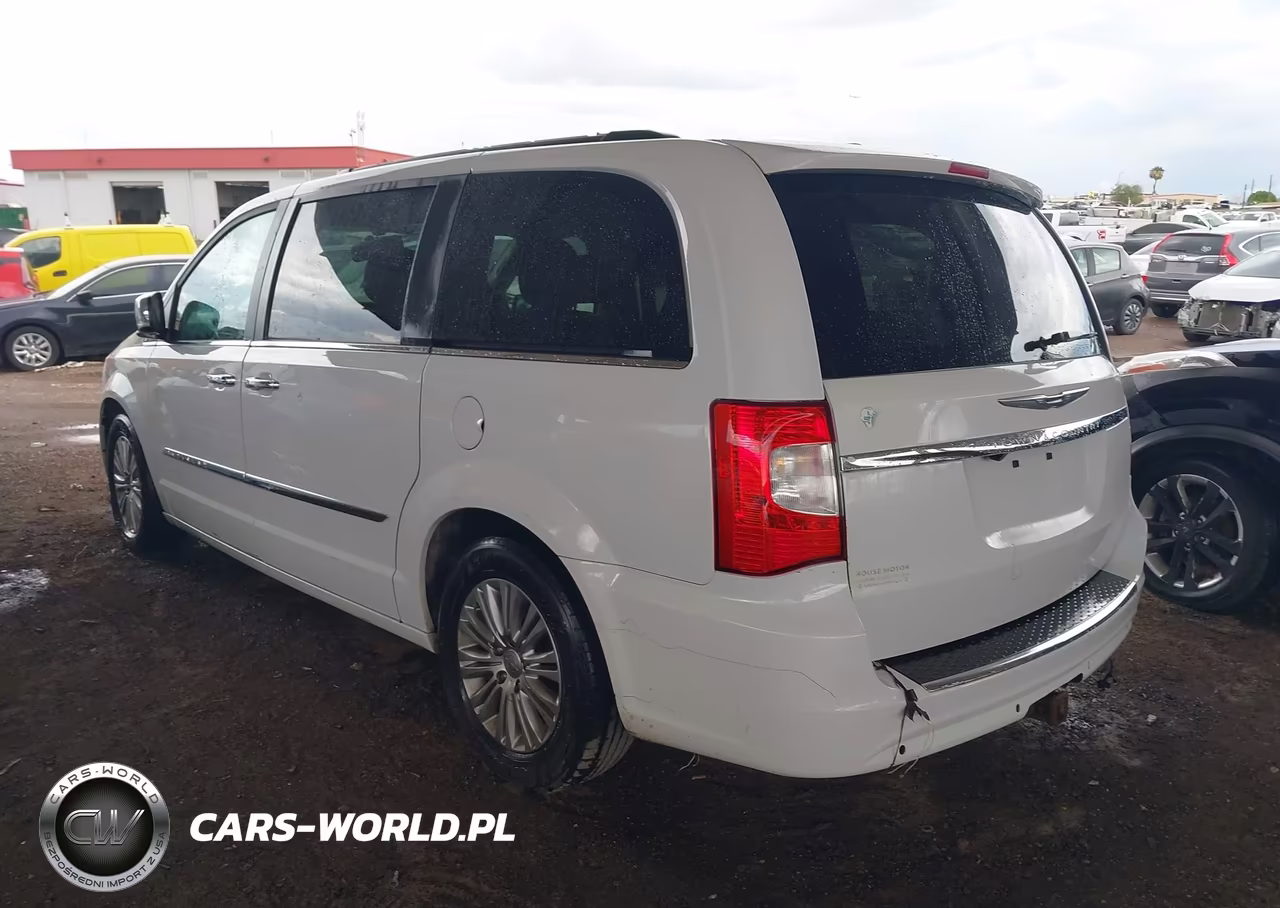 2016 Chrysler Town & Country Touring-L Anniversary Edition VIN:2C4RC1CG0GR189665 - 3