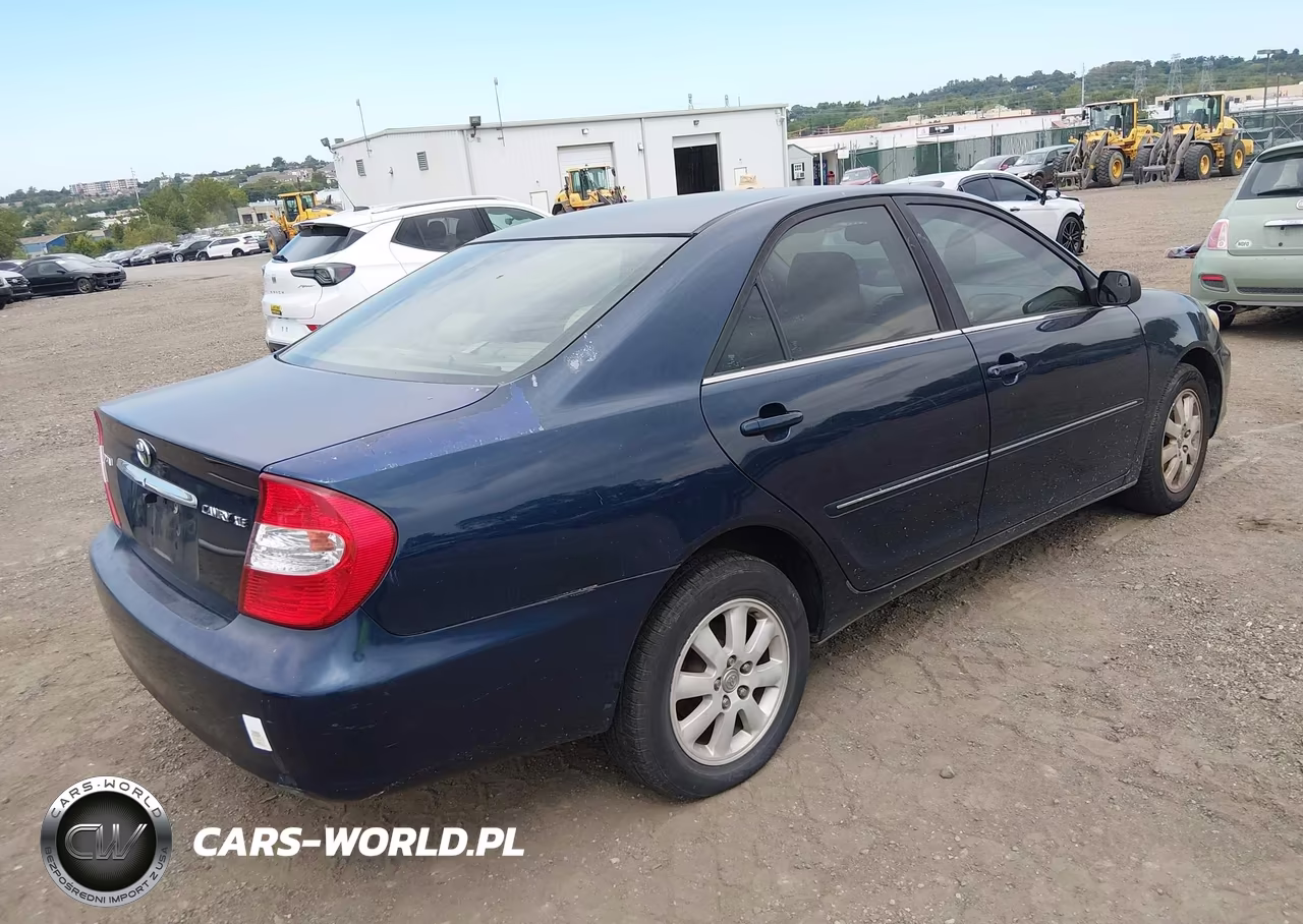 2003 Toyota Camry Xle VIN:4T1BE30K93U648992 - 4