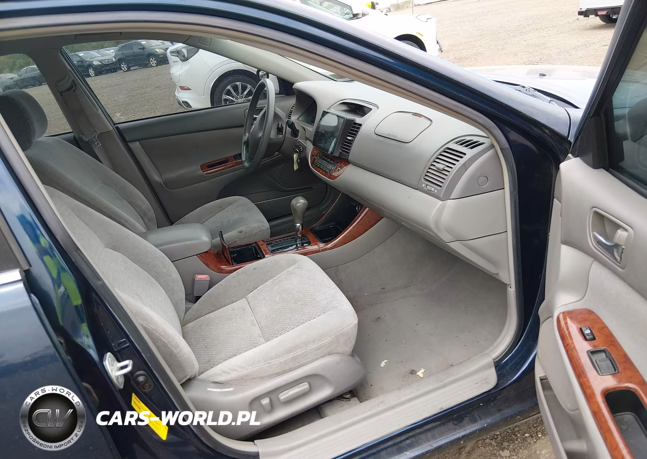 2003 Toyota Camry Xle VIN:4T1BE30K93U648992 - 5
