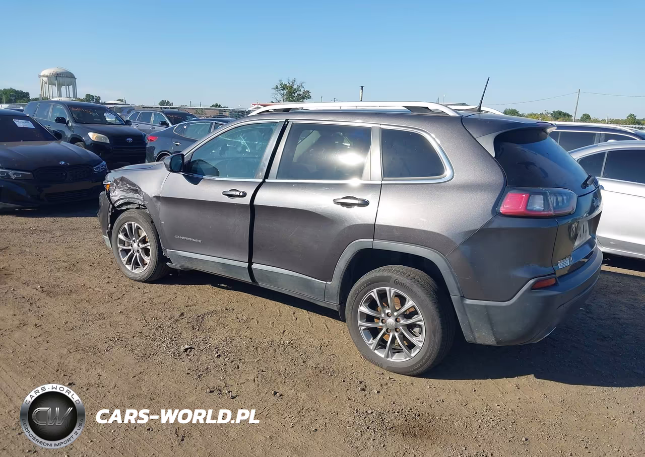 2019 Jeep Cherokee Latitude Plus Fwd VIN:1C4PJLLX0KD373704 - 3