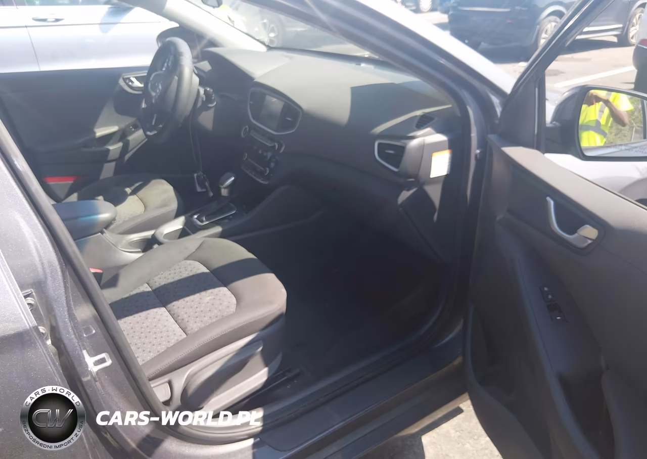 2018 Hyundai Ioniq Hybrid Sel VIN:KMHC75LC1JU103090 - 5