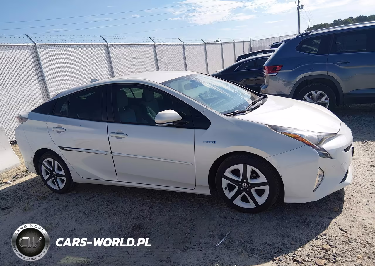 2016 Toyota Prius Four Touring VIN:JTDKARFU1G3024112 - 13