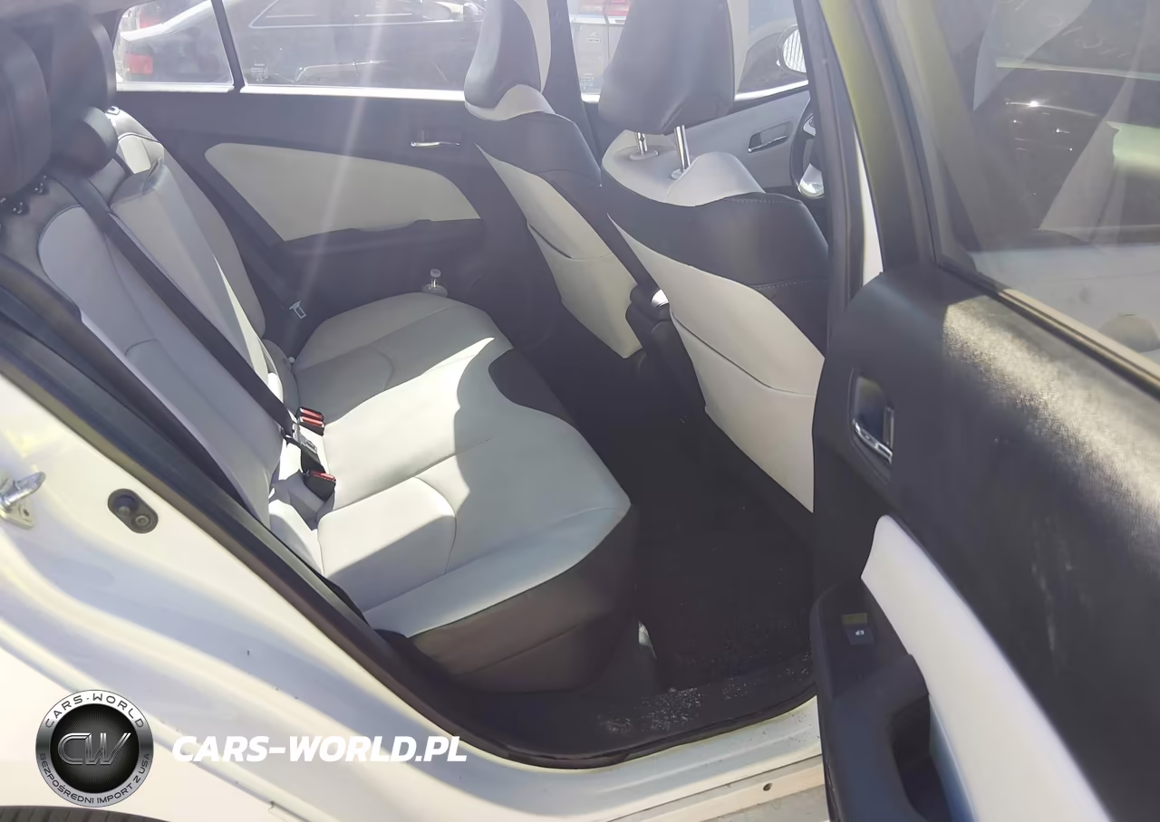 2016 Toyota Prius Four Touring VIN:JTDKARFU1G3024112 - 8