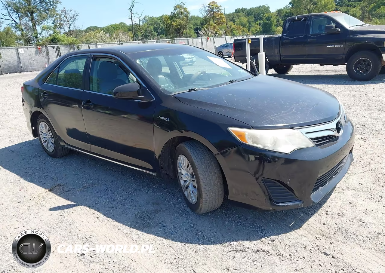 2014 Toyota Camry Hybrid Le – zdjęcie 1 z 16