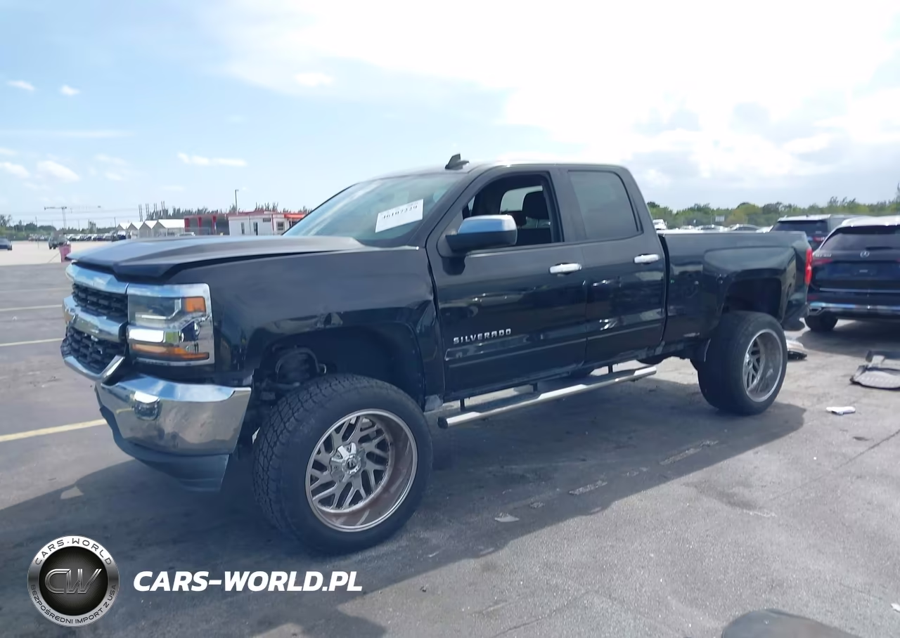 2018 Chevrolet Silverado 1500 1Lt VIN:1GCRCREC7JZ165031 - 2