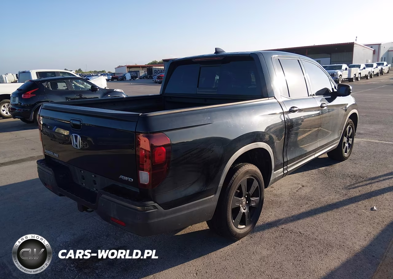 2017 Honda Ridgeline Black Edition VIN:5FPYK3F84HB035107 - 4