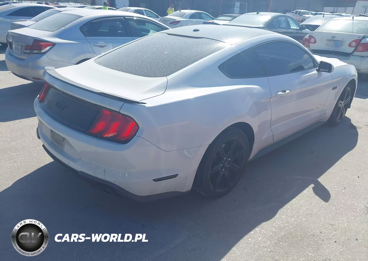 2018 Ford Mustang Gt Premium VIN:1FA6P8CF3J5170741 - 4