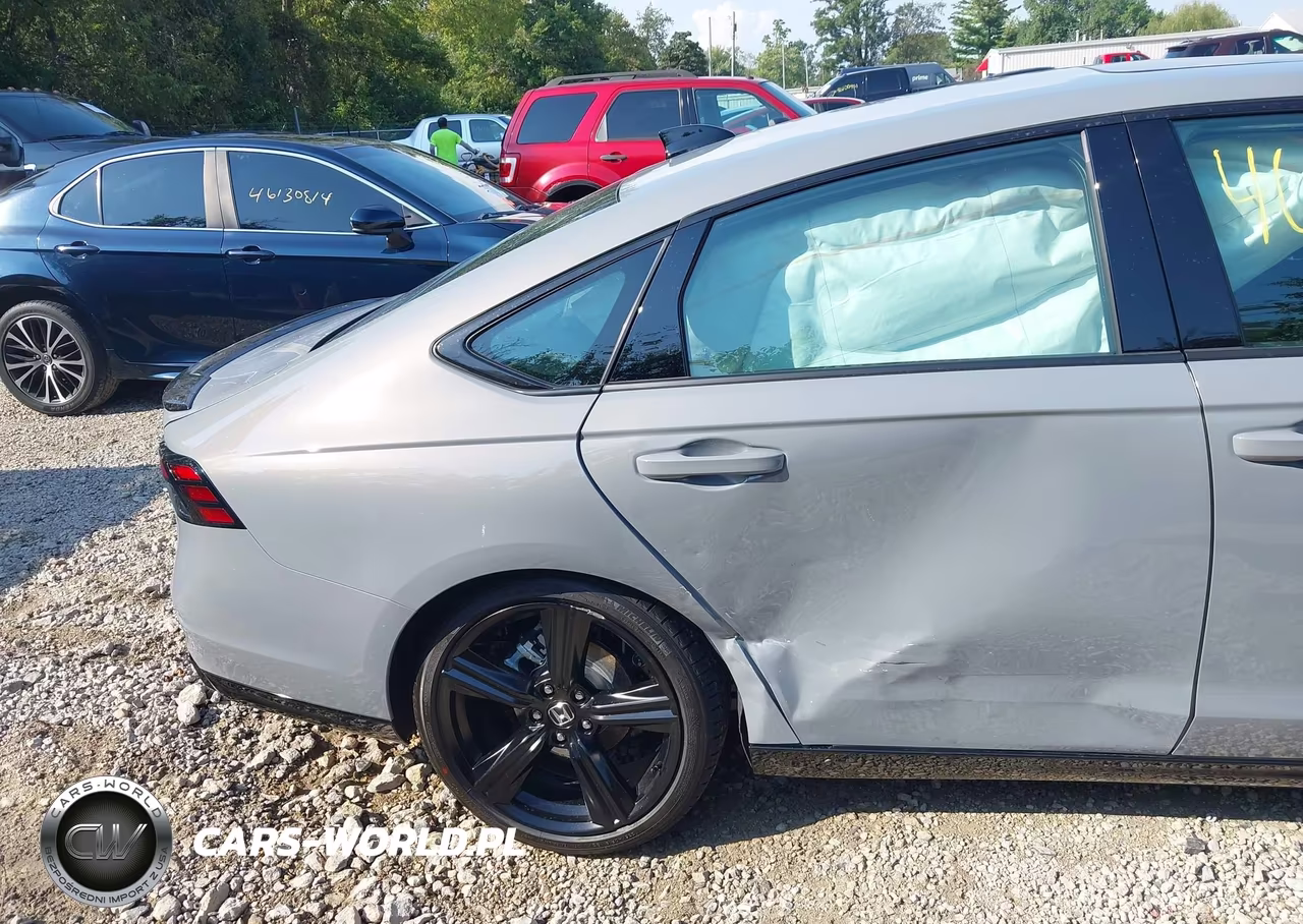 2026 Honda Accord Hybrid Sport-L VIN:1HGCY2F73TA057573 - 17
